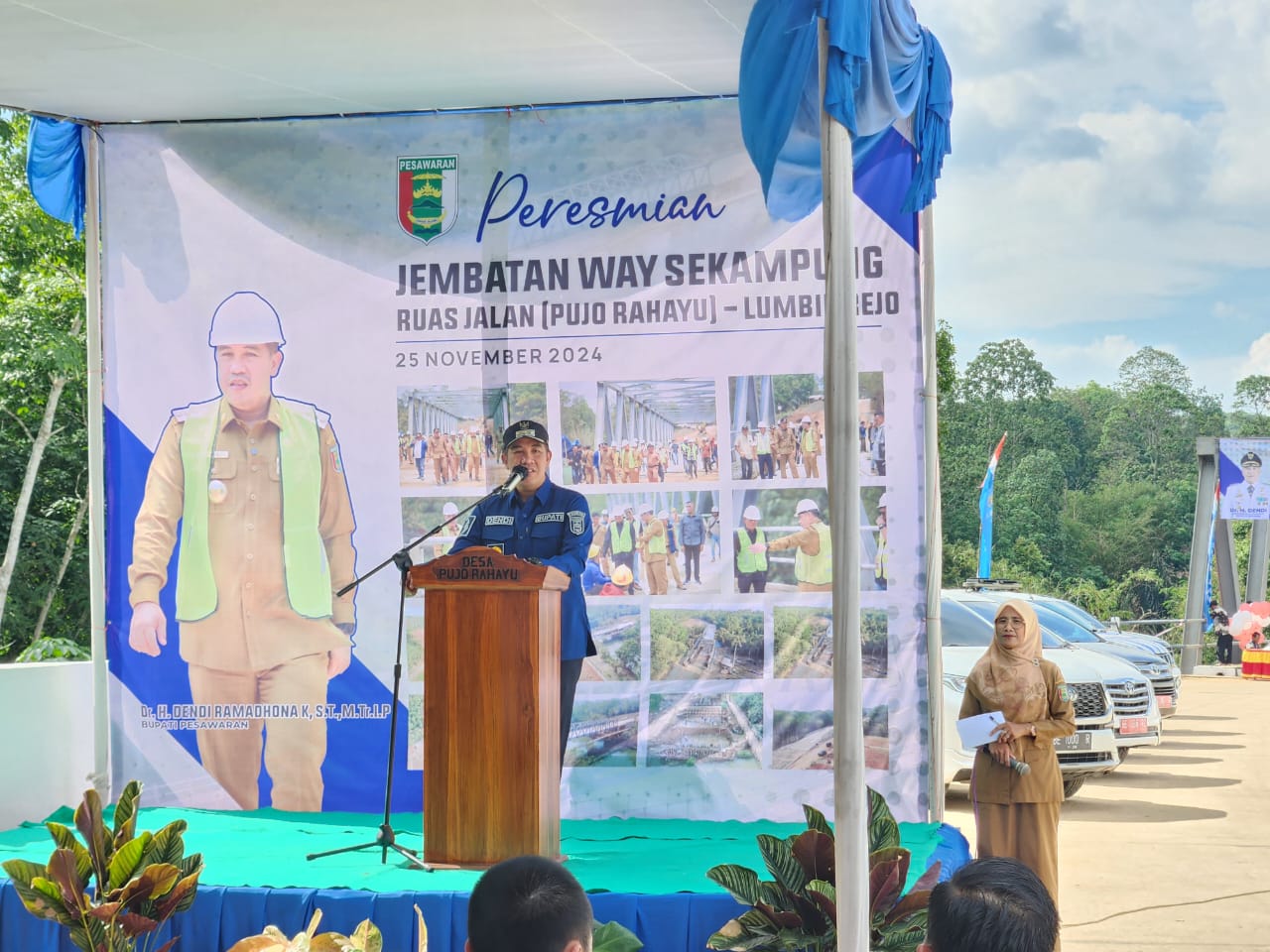 Bupati pesawaran resmikan jembatan way sekampung